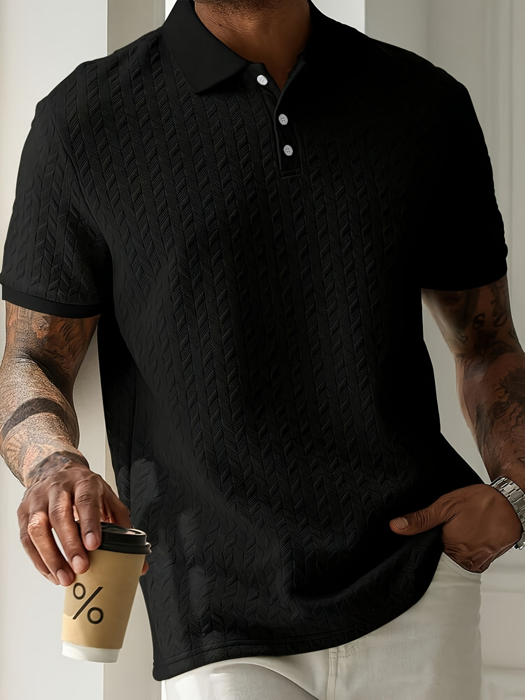 Chemise Henley élégante à manches courtes pour hommes avec détails en boutons et texture unique | Niels